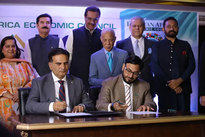 MOU Signed Mr. Ijaz Nisar (Chairman CEO Club of Pakistan) & Shaikh Rashid Alam (Secretary General PAC).